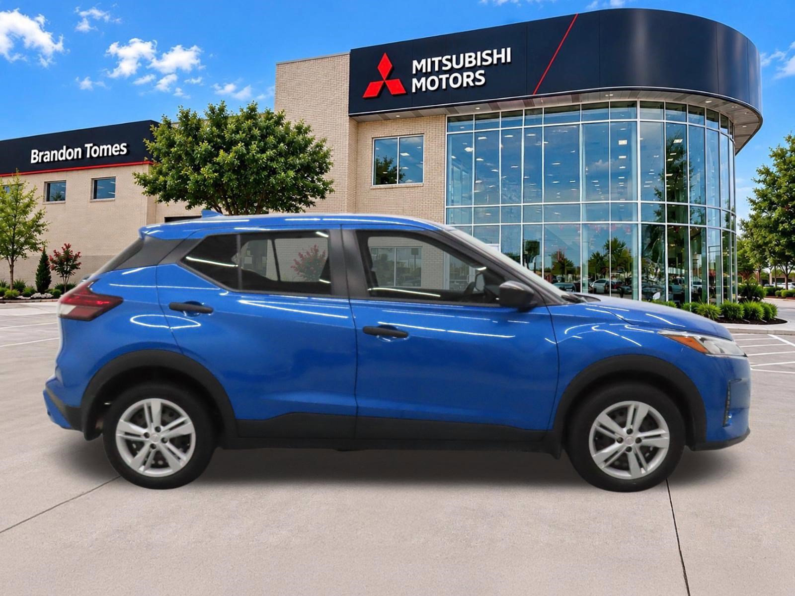Used 2024 Nissan Kicks S FWD image 2