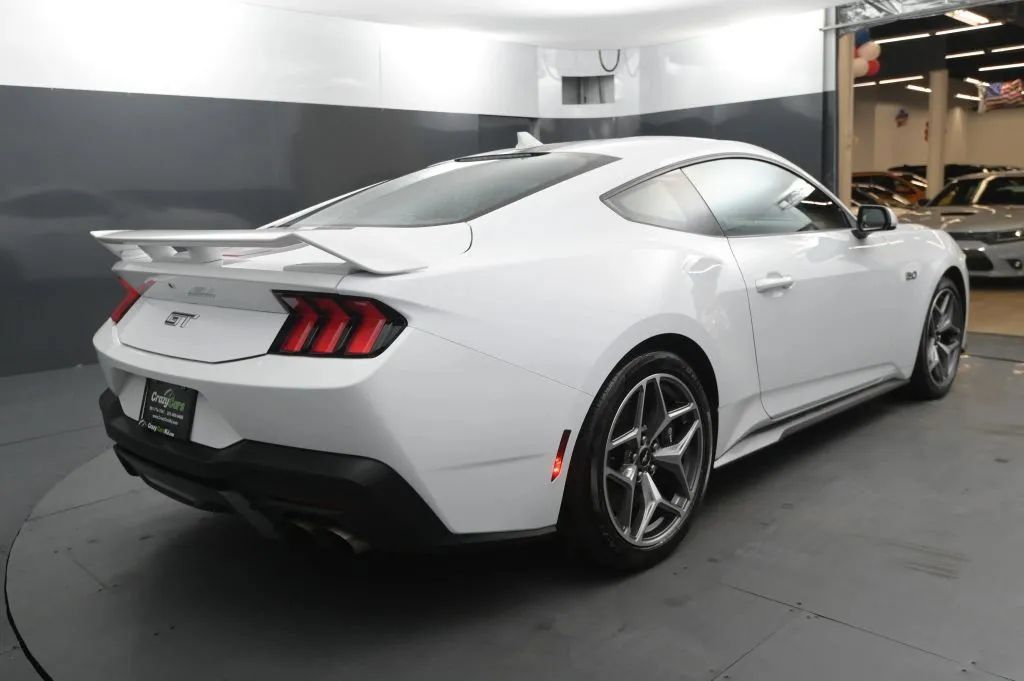 Used 2024 Ford Mustang GT Premium w/ GT Performance Package RWD image 5