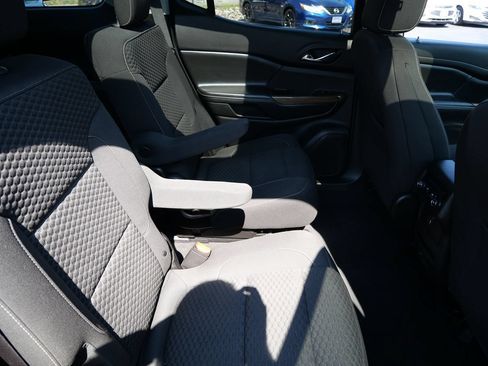 Used 2019 GMC Acadia SLE w/ GMC Pro Grade Package AWD/4WD image 28