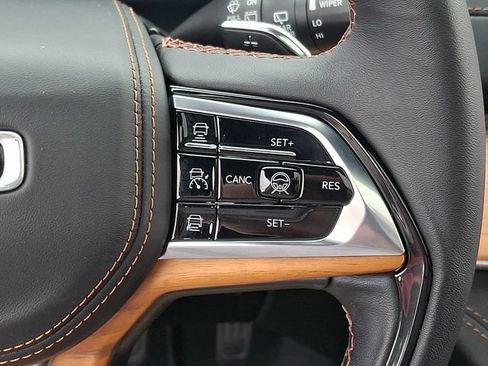 Used 2024 Jeep Grand Cherokee L Summit AWD/4WD image 24