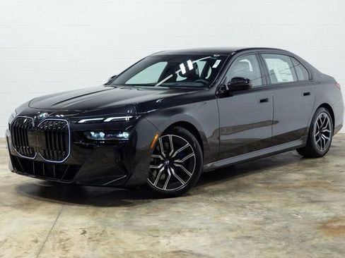 Certified 2025 BMW 740i xDrive AWD/4WD image 8