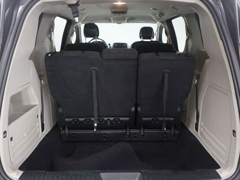 Used 2015 Dodge Grand Caravan SE w/ Quick Order Package 29E SE image 9