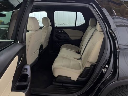 Used 2023 Chevrolet Traverse LS AWD/4WD image 25