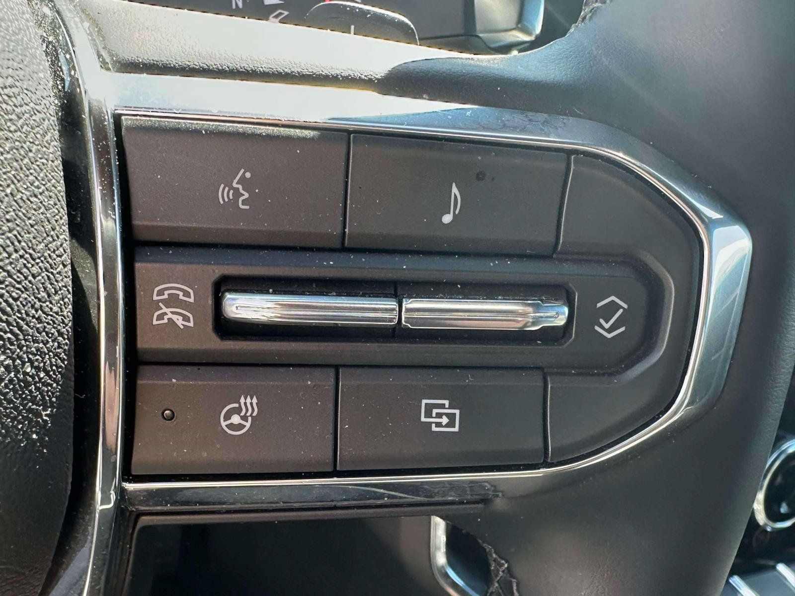 Used 2025 GMC Acadia Elevation AWD/4WD image 19
