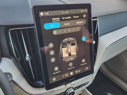 New 2026 Volvo XC60 B5 Ultra w/ Climate Package image 9