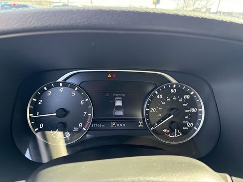 Used 2023 Nissan Frontier SV image 25