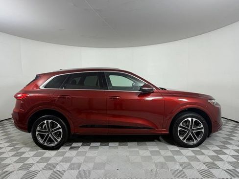 Certified 2025 Audi Q5 Premium w/ Convenience Package AWD/4WD image 9