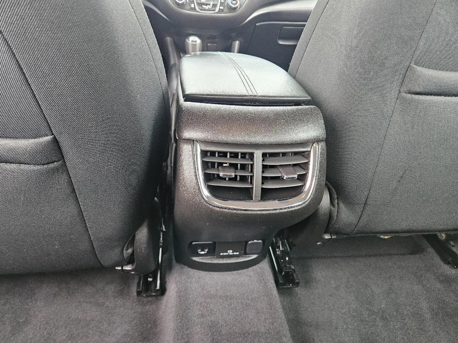 Used 2017 Chevrolet Malibu LT FWD image 18