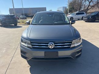 Used 2019 Volkswagen Tiguan SE video 2