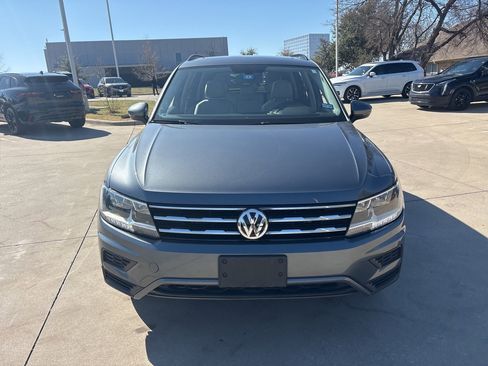 Used 2019 Volkswagen Tiguan SE image 2
