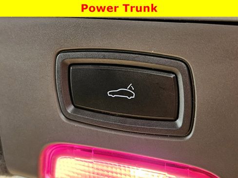 Used 2018 Porsche Cayenne Platinum Edition image 27