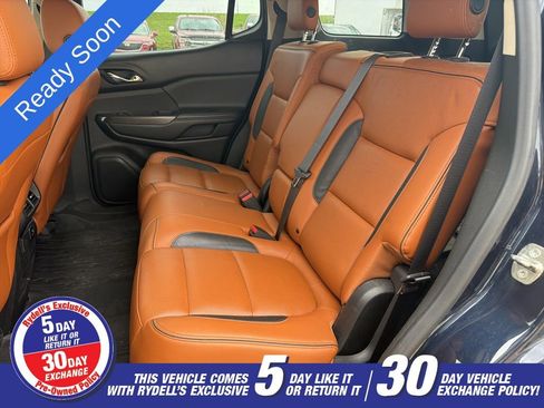 Used 2017 GMC Acadia SLT AWD/4WD image 10