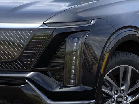New 2026 Cadillac Vistiq Luxury w/ LPO, Floor Liner Package AWD/4WD image 10
