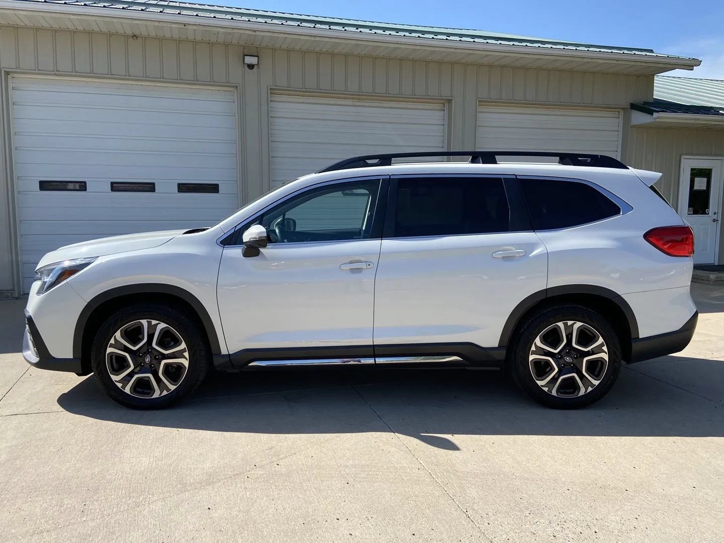 Used 2023 Subaru Ascent Limited AWD/4WD image 4