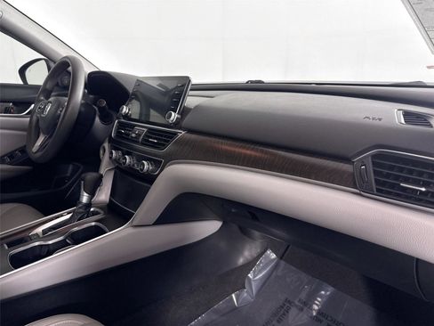 Used 2019 Honda Accord EX image 40