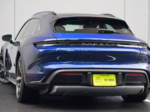 Used 2022 Porsche Taycan 4 Cross Turismo AWD/4WD image 6