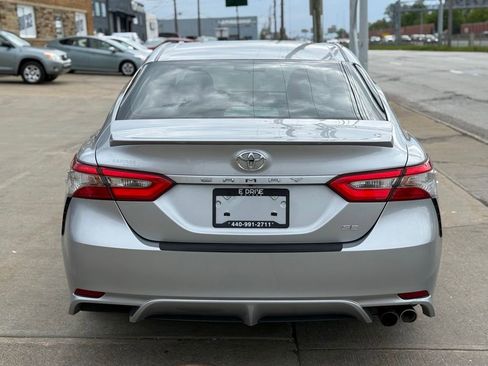 Used 2018 Toyota Camry SE FWD image 9