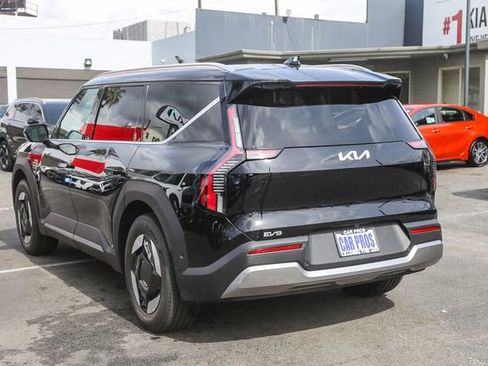 New 2026 Kia EV9 Wind image 15