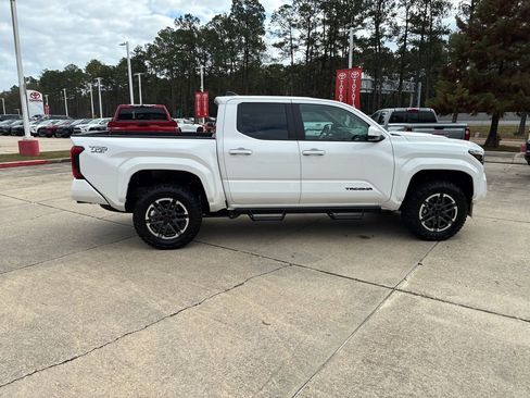 New 2025 Toyota Tacoma TRD Sport image 8
