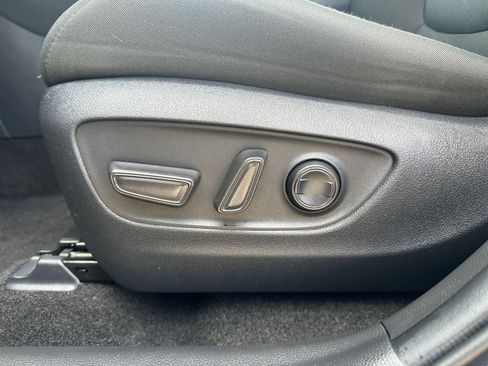 Used 2025 Toyota RAV4 XLE image 23