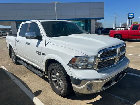 Used 2018 RAM 1500 SLT image 13