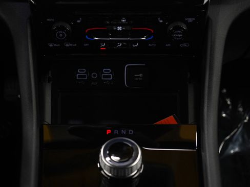 Used 2024 Jeep Grand Cherokee L Laredo image 17