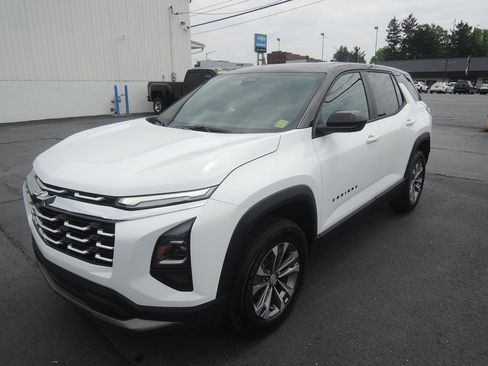 New 2026 Chevrolet Equinox LT w/ Convenience Package II image 3