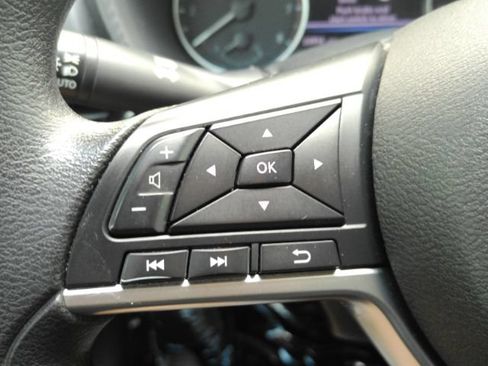 Used 2024 Nissan Sentra SV FWD image 32