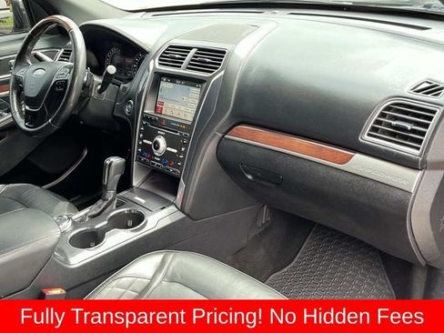 Used 2018 Ford Explorer Platinum AWD/4WD image 23