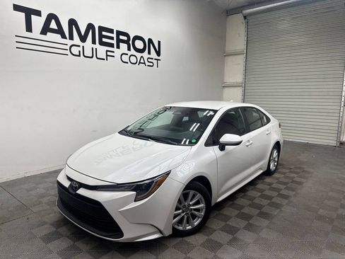 Used 2026 Toyota Corolla LE w/ LE Premium Package FWD image 2