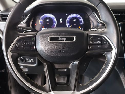 Used 2023 Jeep Grand Cherokee L Laredo AWD/4WD image 3