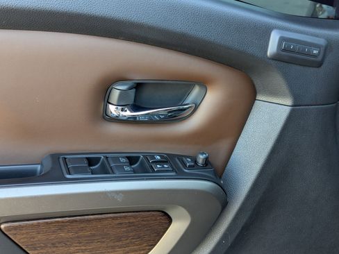 Used 2023 Nissan Titan Platinum Reserve w/ Moonroof Package image 12