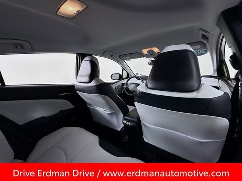 Used 2022 Toyota Prius XLE image 29