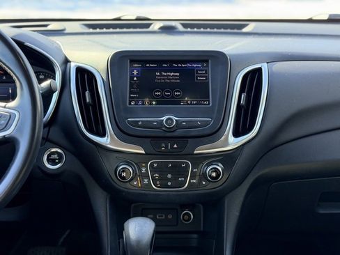 Used 2022 Chevrolet Equinox LT image 23