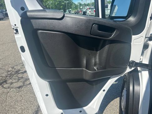 Used 2025 RAM ProMaster 2500 w/ U-Haul Equipment Group FWD image 16