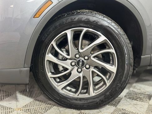 Used 2021 Lincoln Corsair AWD w/ Equipment Group 101A image 2