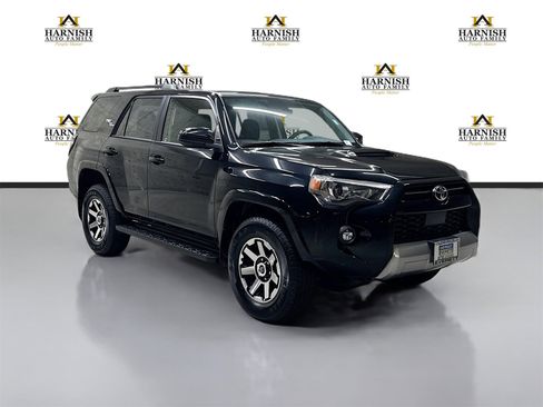 Used 2024 Toyota 4Runner TRD Off-Road image 3