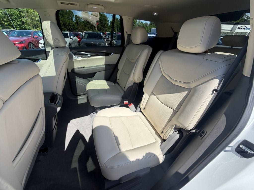 Used 2023 Cadillac XT6 Premium Luxury w/ Technology Package AWD/4WD image 28