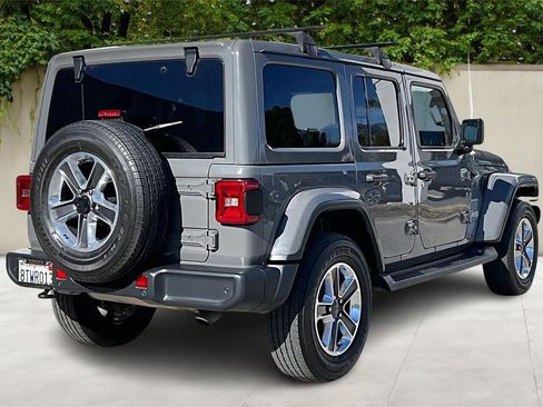 Used 2021 Jeep Wrangler Unlimited Sahara image 5