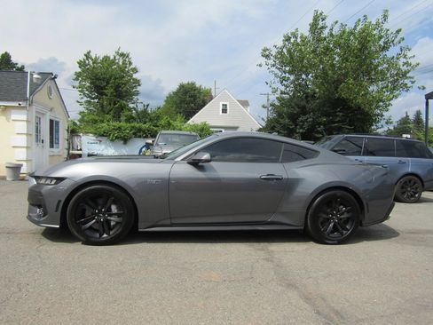 Used 2024 Ford Mustang GT RWD image 5