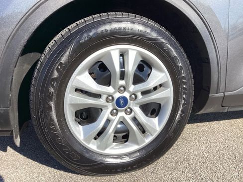 Used 2020 Ford Escape S image 19