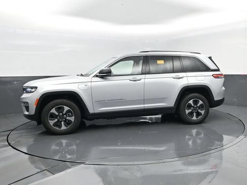 Used 2023 Jeep Grand Cherokee 4WD 4xe image 5