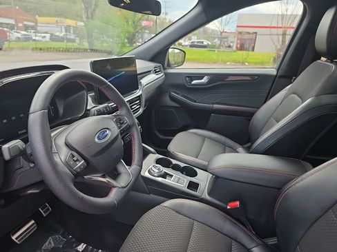 Certified 2024 Ford Escape ST-Line w/ Tech Pack #1 image 17