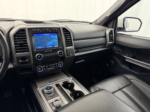 Used 2020 Ford Expedition XLT w/ Equipment Group 202A AWD/4WD image 21