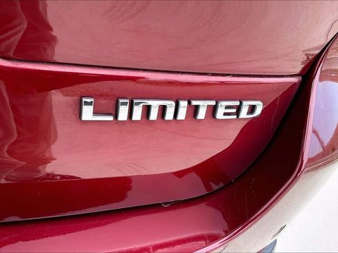 Used 2023 Jeep Grand Cherokee L Limited AWD/4WD image 8