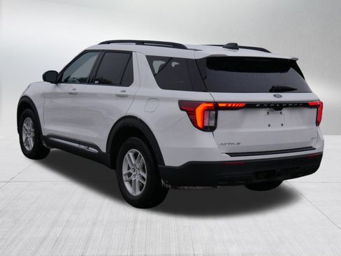 Used 2025 Ford Explorer Active image 5
