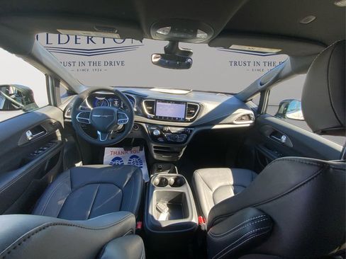 New 2026 Chrysler Pacifica Select image 22