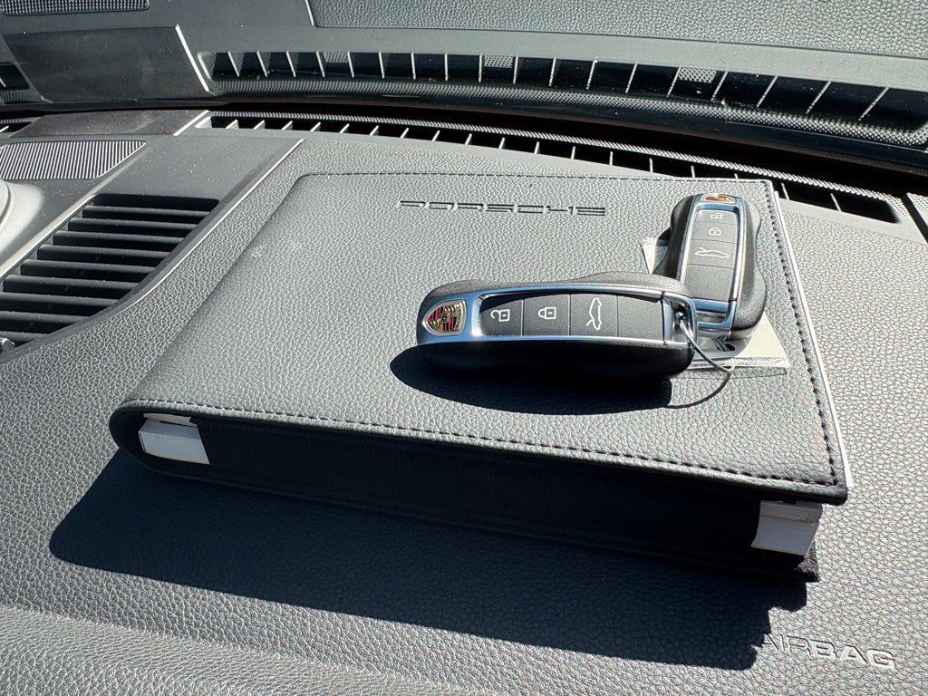 Certified 2024 Porsche 911 Carrera T RWD image 24