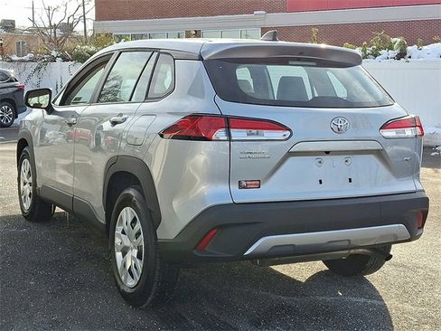 Certified 2023 Toyota Corolla Cross L image 4