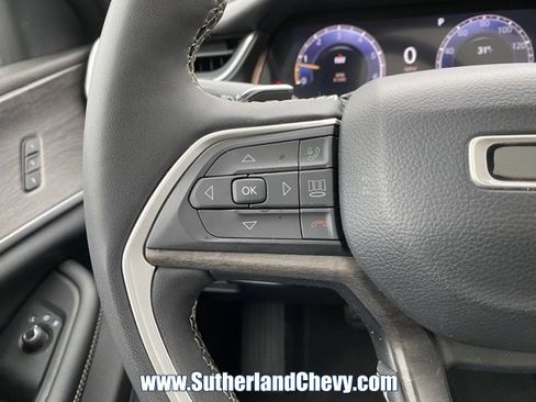 Used 2024 Jeep Grand Cherokee L Limited w/ Luxury Tech Group II image 21